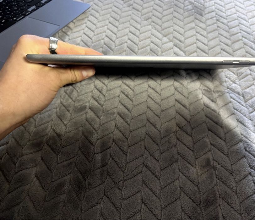 Apple Ipad 9.7” 32 GB WIFI