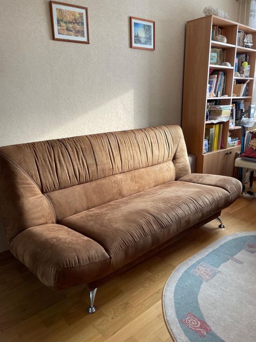 Rozkładana sofa kanapa brązowa powierzchnia spania 140x200