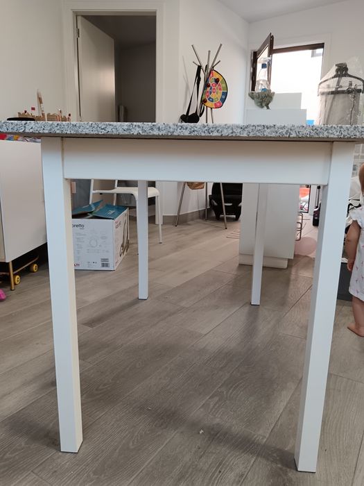 Mesa c/tampo granito (como nova)