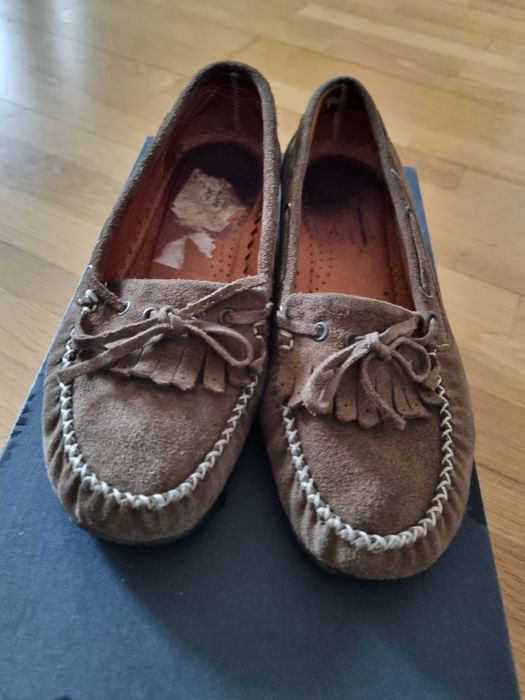 Sapatos mocassins castanhos n 37