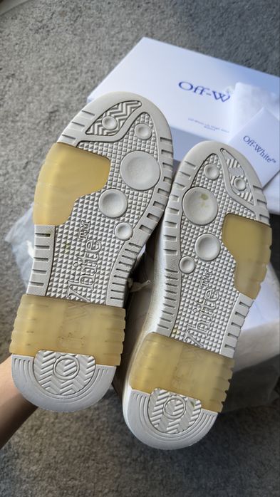 Off-White “out of office” vintage leather EU40