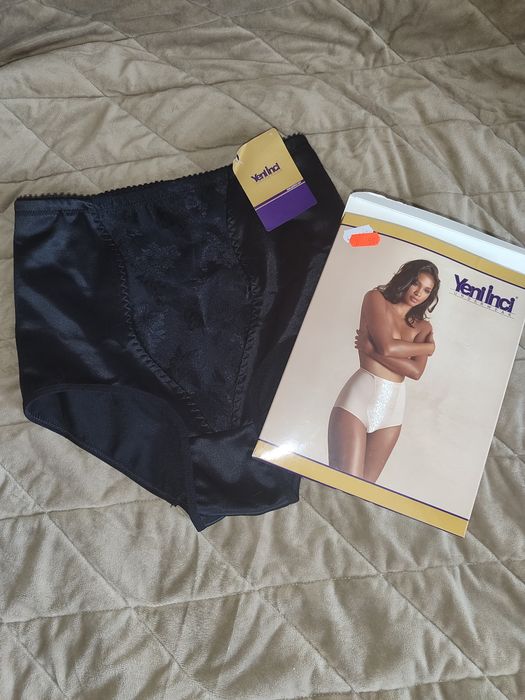 Стягуюча білизна, труси корегуючі