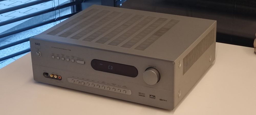 NAD T742 Amplituner