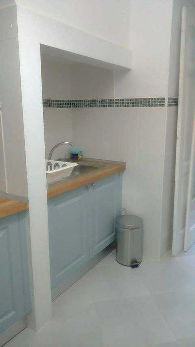 Alugo quarto Arroios