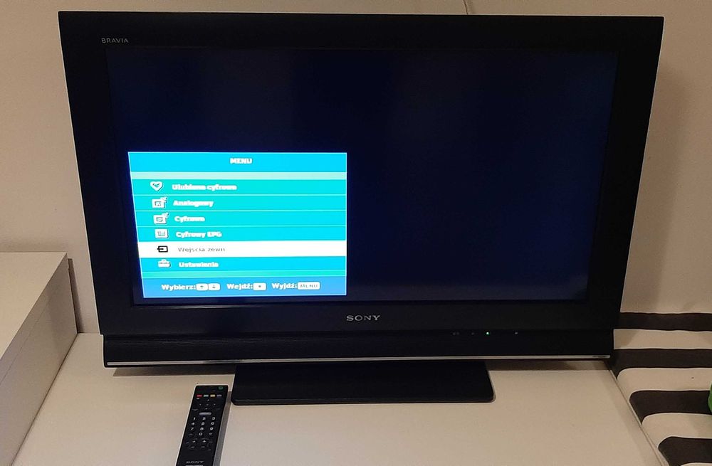 Cyfrowy telewizor LCD SONY Bravia KDL 32L4000 pilot i kabel zasilający