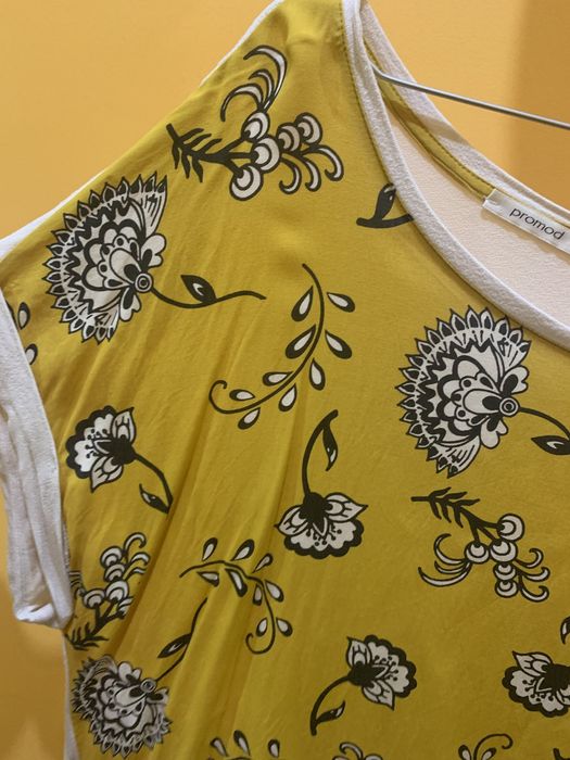 T-shirt mulher “Promod” tam. L estampado amarelo com flores e branca