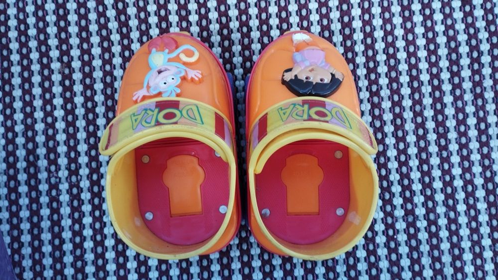 Patins Ajustáveis p/ Criança Dora a Exploradora