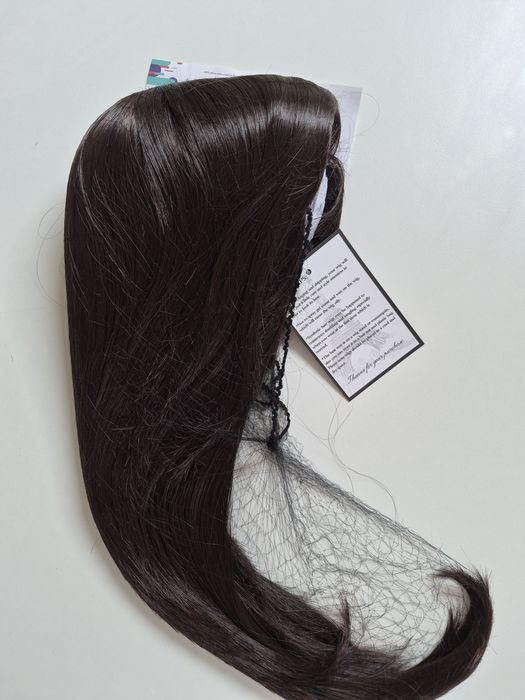 Peruca castanha para cosplay