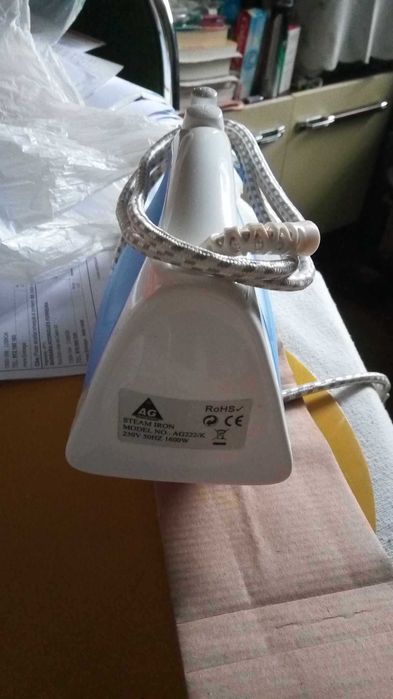 Ferro de engomar AG 1600W na caixa com manual (tenho mais)