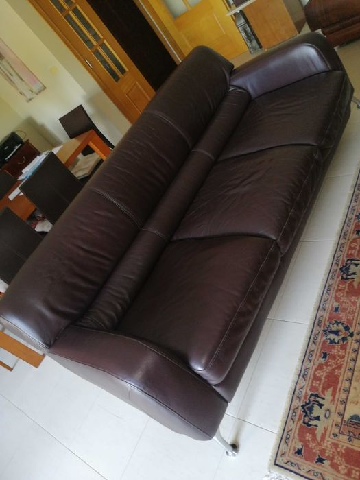 Sofá de Pele Castanho
