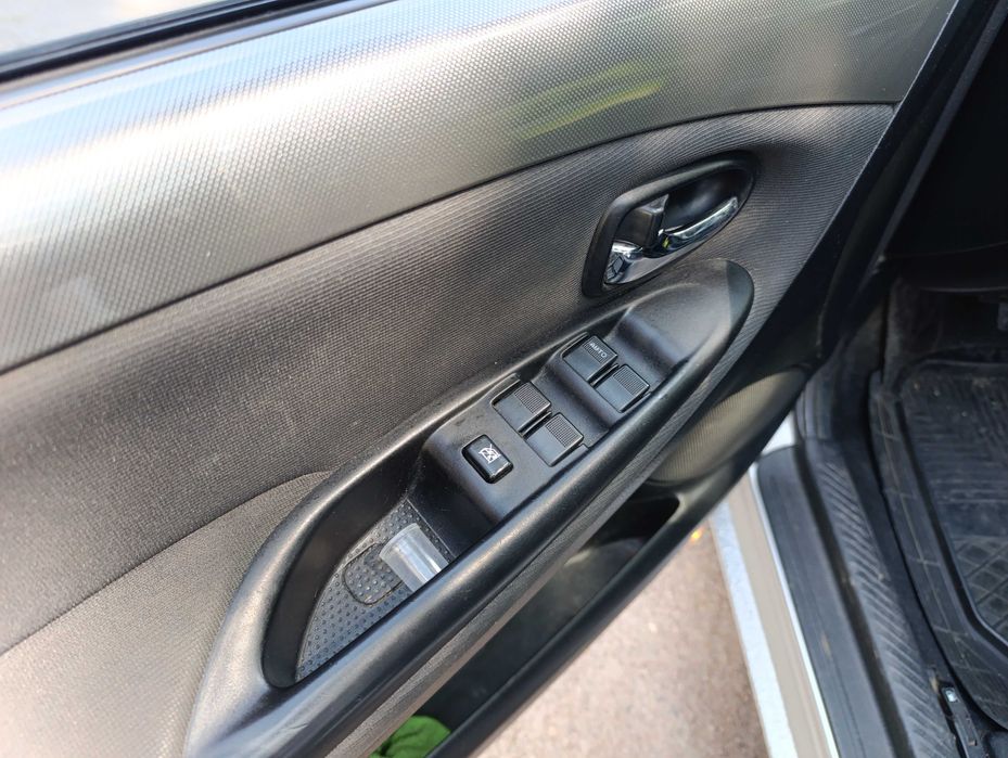 продам мінівен Mazda MPV 2004 р.в. 2.3 газ/бензин