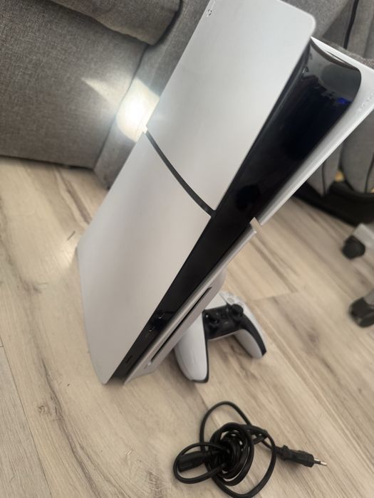 Sprzedam ps5 * z napędem , gwarancja 10 msc !