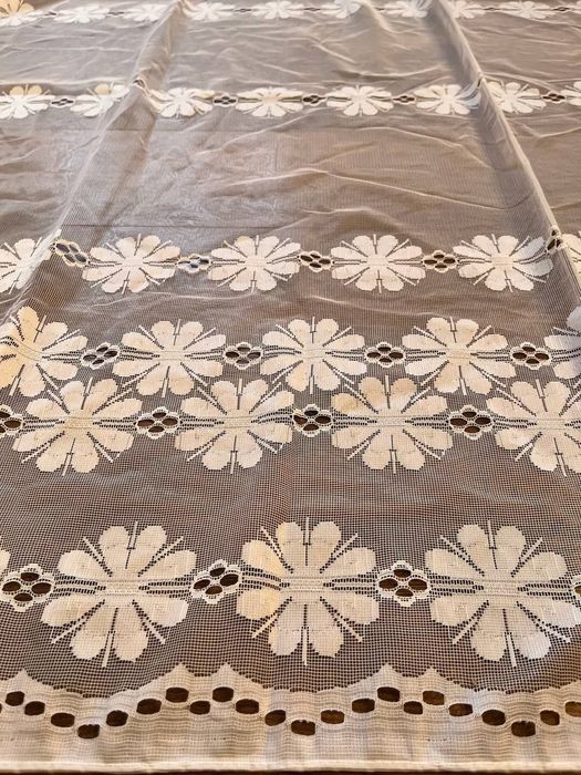 Тюль.           .