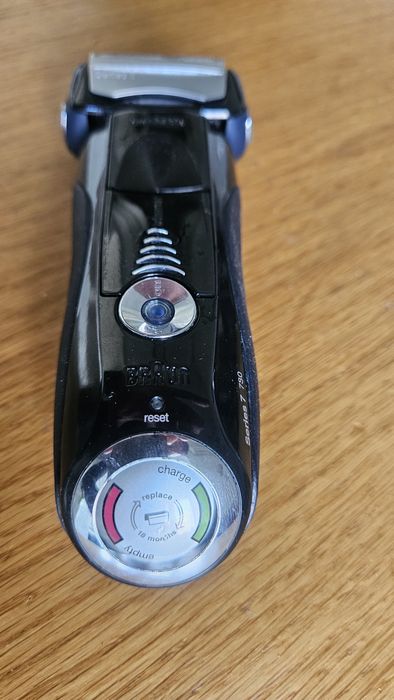 Електробритва Braun Series 7 730 з футляром та кабелем