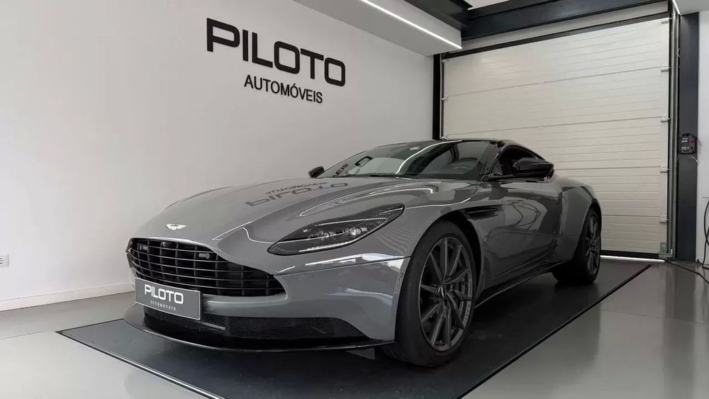 Aston Martin DB11 Coupé V8 Auto