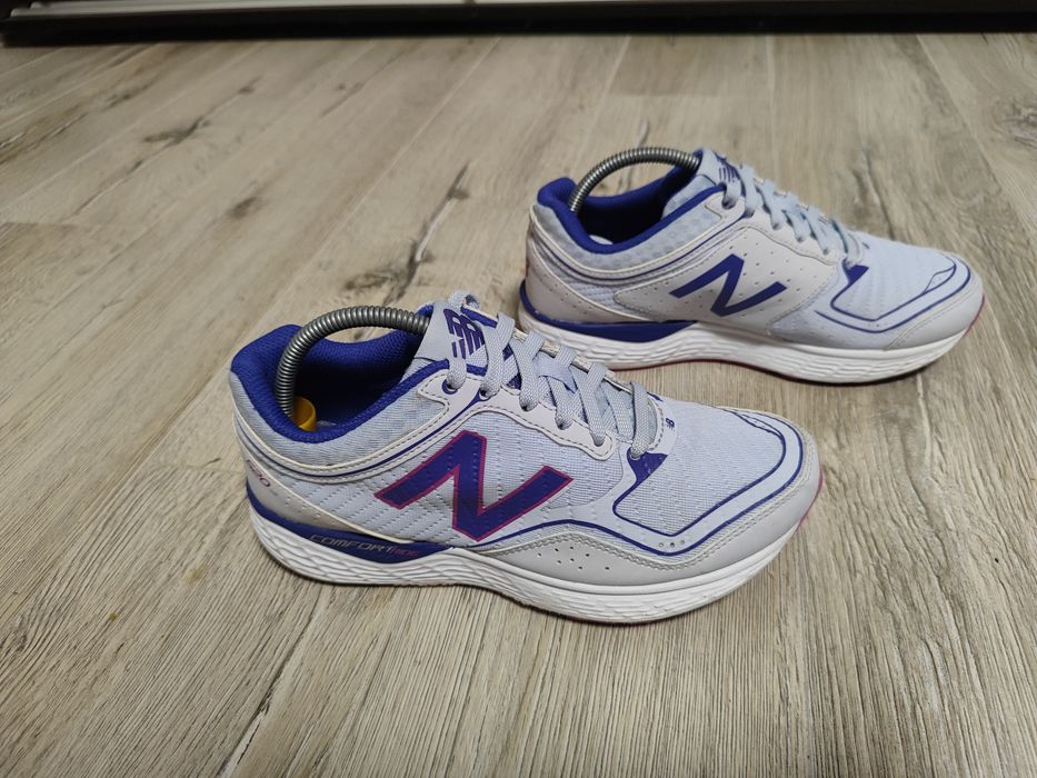 Кросівки New Balance 520 розмір 35