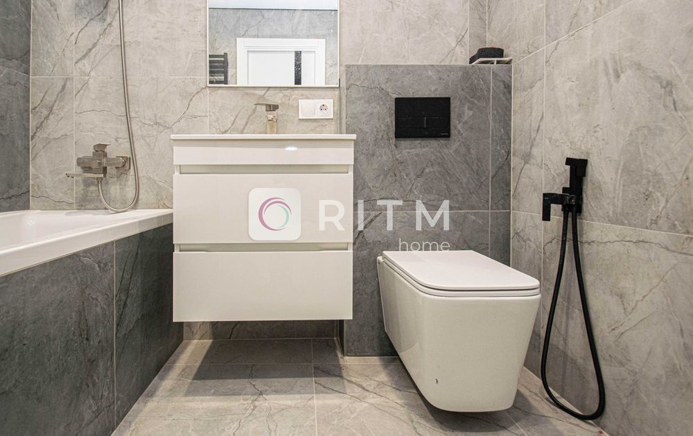 2-к. квартира по вул. Смакули, 55 м2