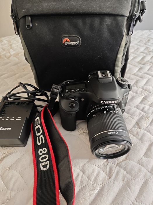 Máquina Canon EOS 80d