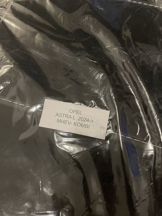 Dywaniki welurowe Opel Astra L