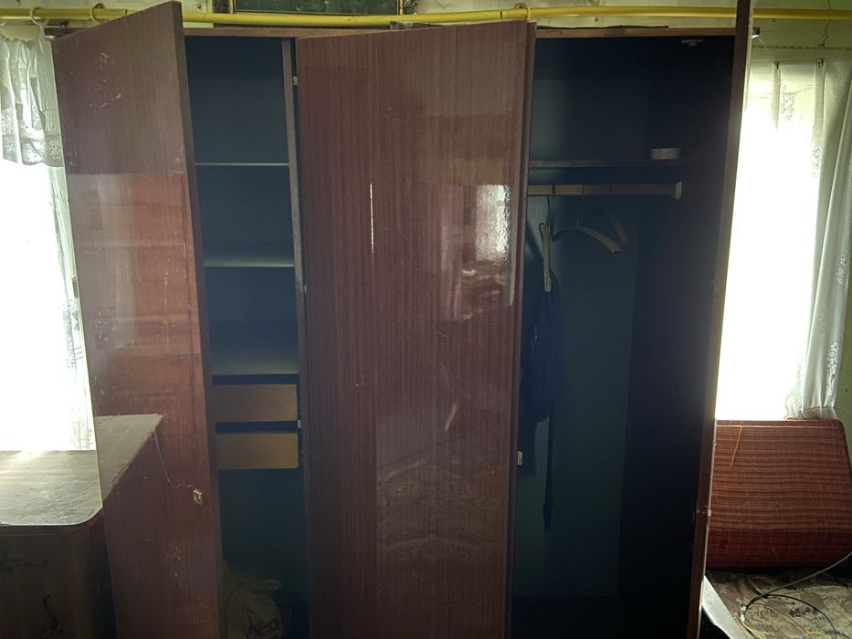 Меблі (шафи, серванти)