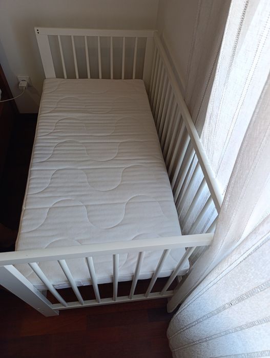 Cama para bebe com colchão