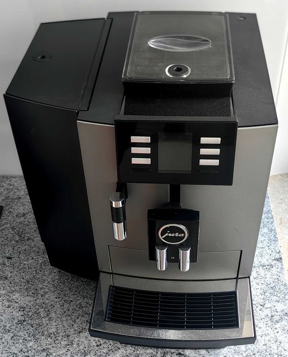 Expres Profesjonalny JURA X6 w idealnym stanie