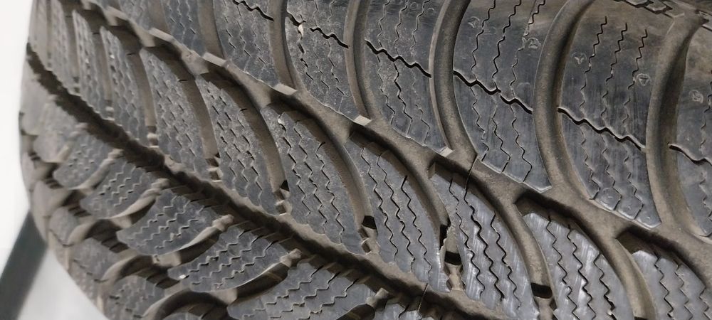 Opony zimowe 195 65 r15 2024r z felgami