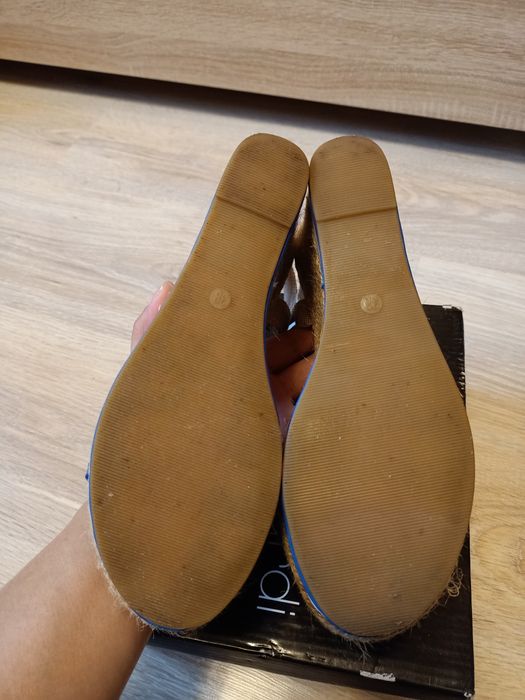 Sandalki koturna 38