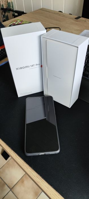 Xiaomi Mi 14T Pro Cinza metálico.
