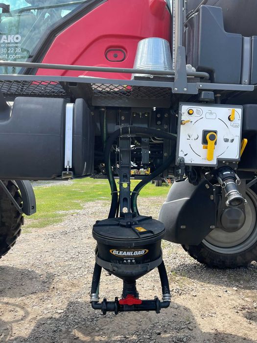 Самохідний обприскувач Massey Ferguson 9330