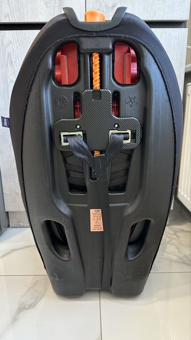 Дитяче автомобільне крісло Chicco Gro-up група 1/2/3