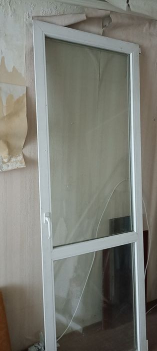 Дверь пластикова балконна