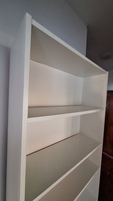 Estante branca com prateleiras, ideal para escritório, IKEA. levantar no Porto