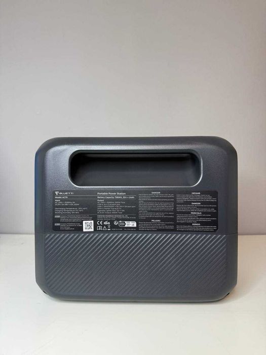 Зарядна станція Bluetti AC70 (1000 Вт, 768 Вт/год)