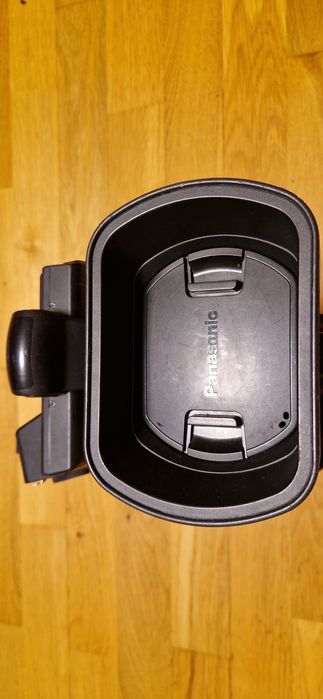 Продам б/у відеокамеру Panasonic AG/AC 90