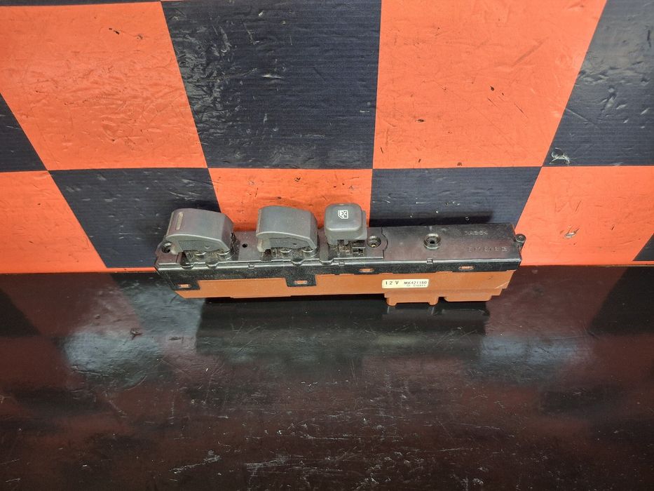 Comando / botão / interruptor vidros frente esquerdo MITSUBISHI Canter