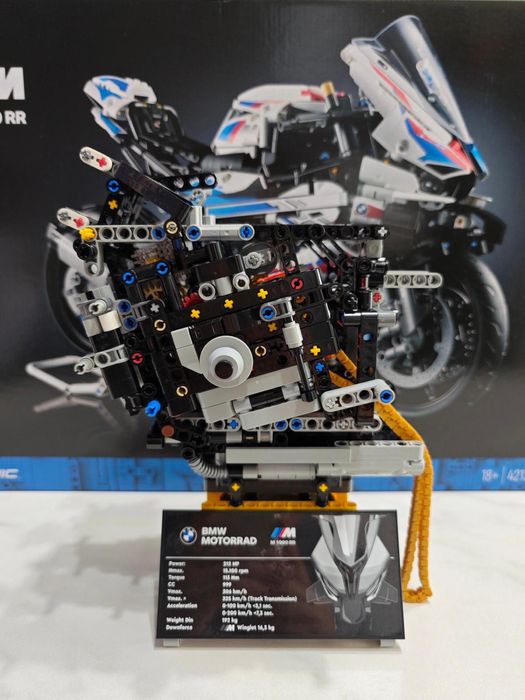 LEGO Technic BMW M 1000 RR 42130