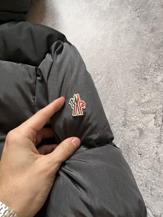 Сірий Теплий Пуховк Від Moncler