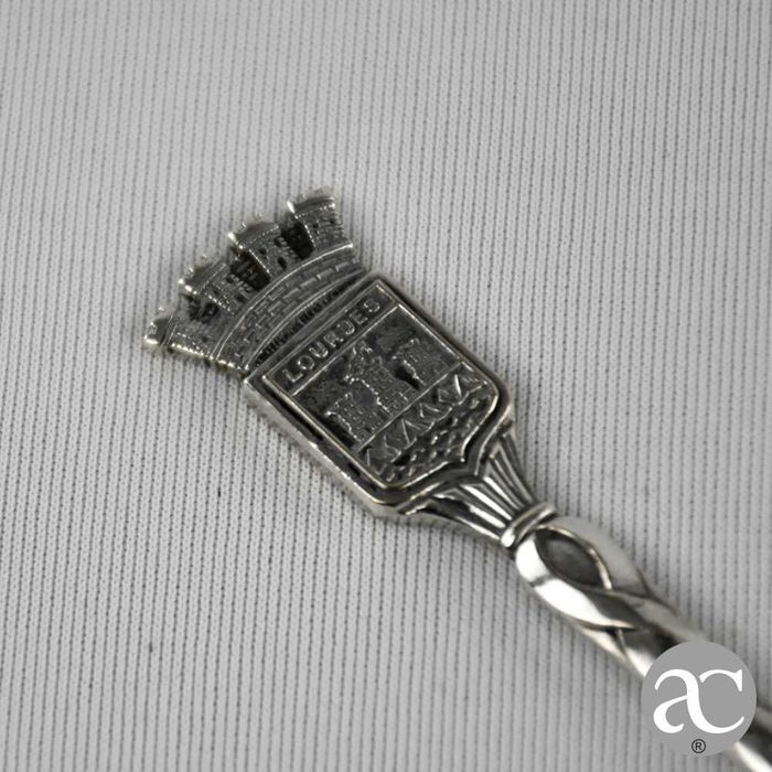 Colher de Souvenir com brasão e inscrição no cabo “Lourdes”