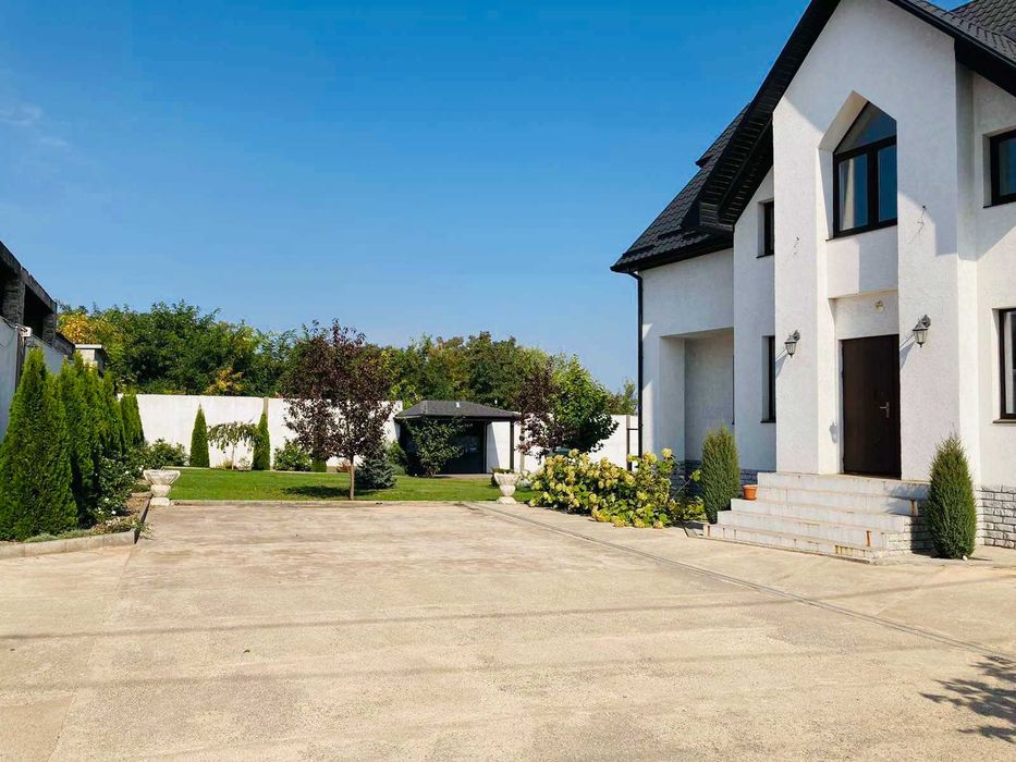 Продаж будинку  вул. Карнавальна р-н БМВ