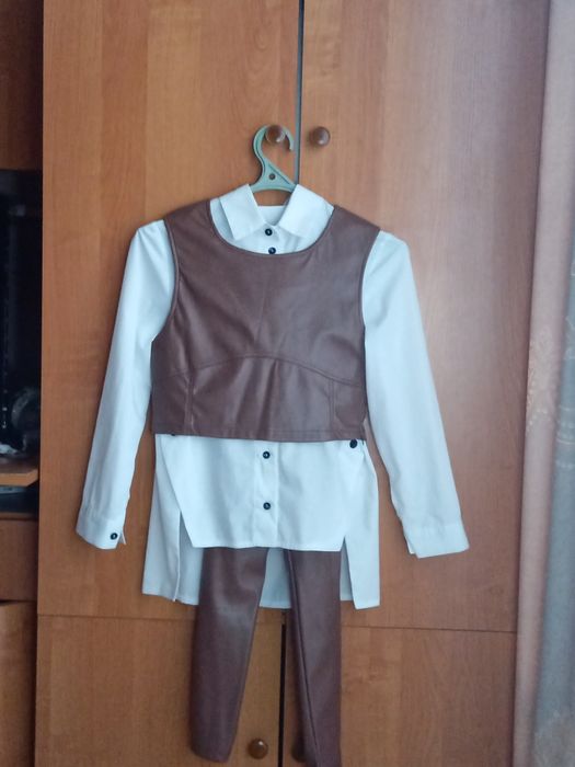 Шкіряний. Костюм