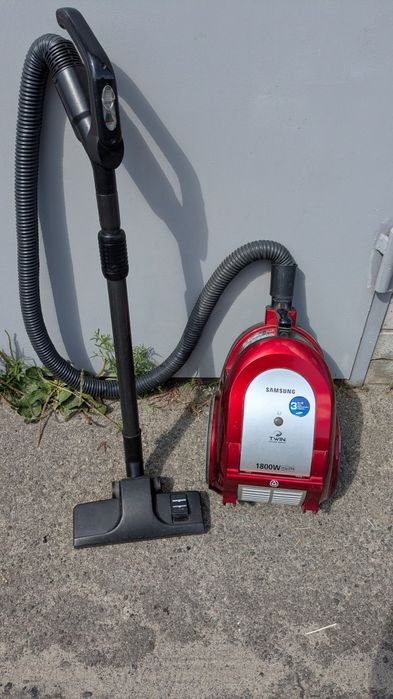 Пылесос  Black  Decker новый акб
