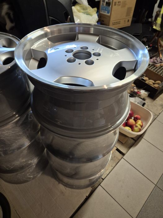 Sprzedam piękne felgi Lorisner RS90 Felgi po profesjonalnej renowacji.