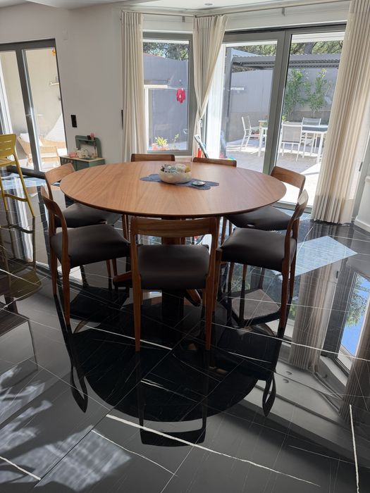 Mesa de Jantar Redonda em Madeira Maciça Australiana – 160 cm