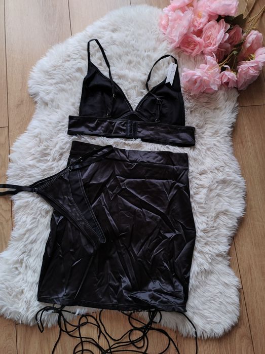 Czarna koronkowa bielizna erotyczna komplet spódniczka sznurowana hot