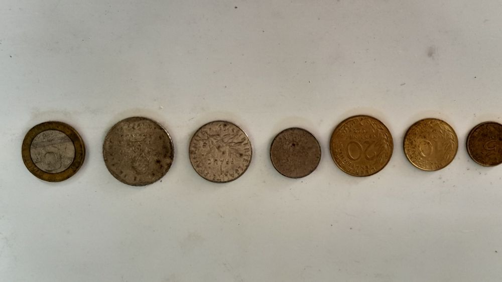 moedas de  pesetas, francos