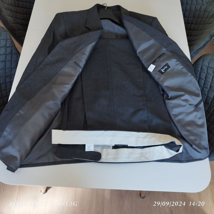 Fatos de homem plus size ( blazer e calça) 85 € cada 85 € cada