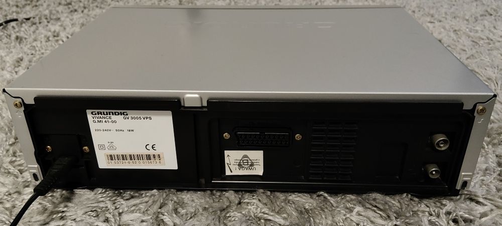Magnetowid Wideo Video VHS Grundig Vivance GV3005VPS  pilot