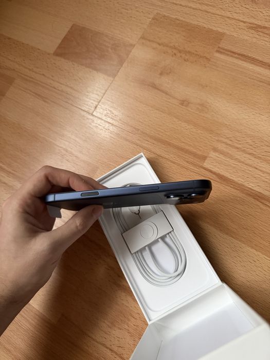 iPhone 17 Pro Max 256 GB Deep Blue New Open Box