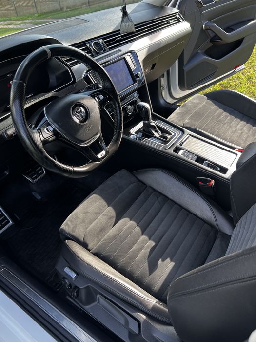 Volkswagen Passat 2.0 TDI  R-line